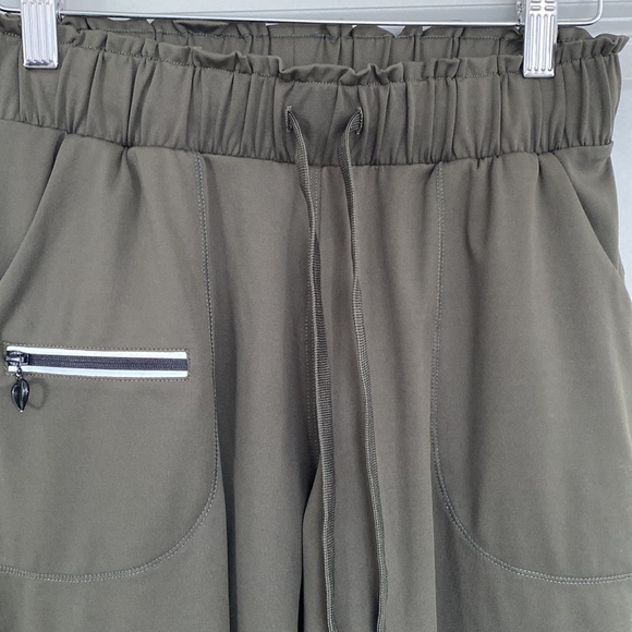 Women’s Joggers - Picture 5 of 9